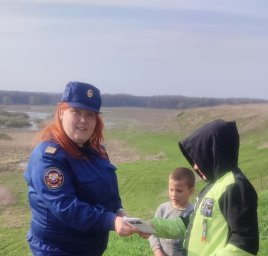 ​Проверка жилого сектора в с. Степановка Октябрьского сельсовета Рыльского района