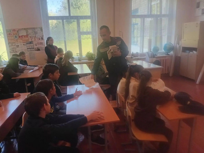 ​Тренировочная эвакуация в Миролюбовской школе Фатежского района