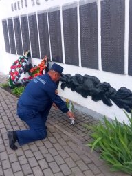 В поселке Теткино возложили цветы