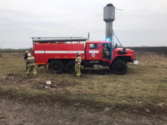 ​Загорание сухой травы в с. Степановка Октябрьского сельсовета