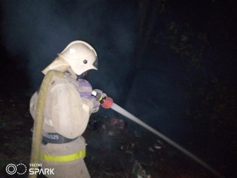 ​Рыльские огнеборцы на ликвидации огня