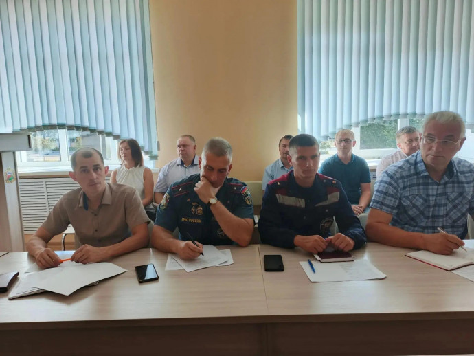 ​В зале заседаний Администрации Фатежского района состоялось совместное заседание