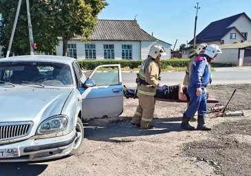 ​Пожарно-тактические учения прошли в Солнцевском и Фатежском районах: отработано взаимодействие экст