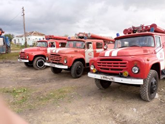 ​Противопожарная служба Курской области оказывает помощь в ликвидации последствий урагана