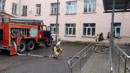 Хомутовские пожарные на учениях
