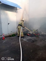 ​Рыльские огнеборцы потушили возгорание