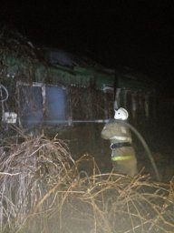​Огнеборцы Курского района на тушении горящего дома