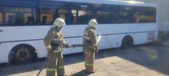 ​Рыльские пожарные провели учения и тренировочные эвакуации в десяти школах района