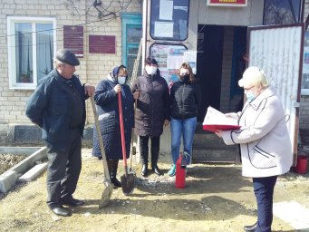 В районах проводятся противопожарные инструктажи.