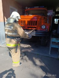 ​Хомутовские пожарные провели сдачу квартальных зачетов
