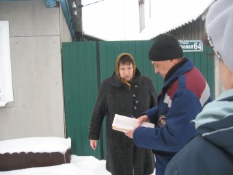 ​В селе Павловка Обоянского района проведен пожарно-профилактический рейд с населением