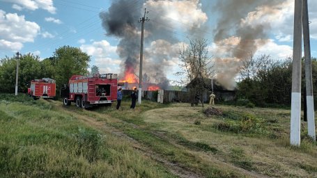 ​Возгорание жилого дома и летней кухни в с. Сазановка ликвидировано