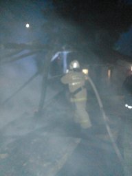​Пожарные Курского района на тушении сарая в д. Безобразово