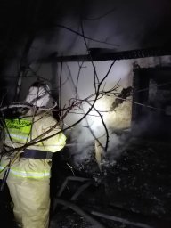 ​Возгорание нежилого дома ликвидировано в д. Лещ Плота Солнцевского района