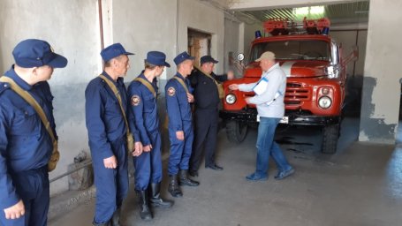 ​Хомутовские пожарные прошли аттестацию на спасателей