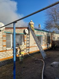 ​Возгорание дома в д. Кашара Конышевского района ликвидировано