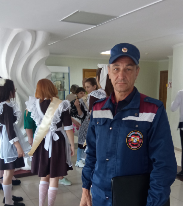 ​Пожарные обеспечили безопасность на праздниках последнего звонка в Золотухинском районе