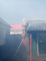 ​Солнцевские пожарные спасли дом от огня