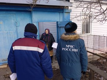 ​Октябрьские пожарные проводят предупреждение пожаров