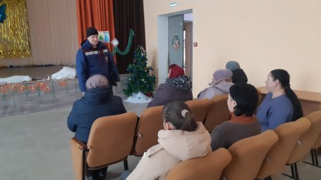 Обучение внештатных пожарных инструкторов и старших населенных пунктов в Хомутовском районе