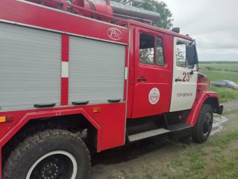 Горшеченские пожарные ликвидировали возгорание.