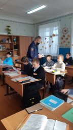 ​Правила пожарной безопасности в период осенних каникул напомнили детям в Хомутовском районе