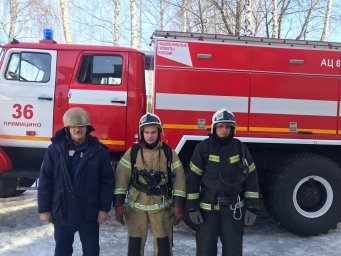 ​Огнеборцы Октябрьской ПЧ на ПТЗ