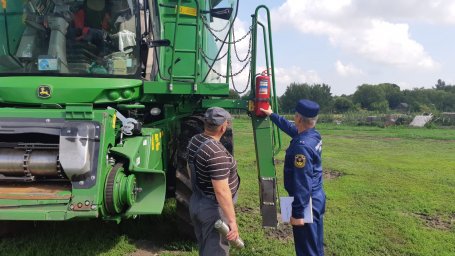 ​Профилактика перед уборочной страдой в Хомутовском районе