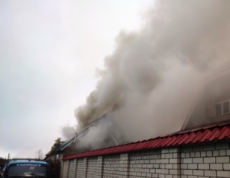 ​Рыльские пожарные отстояли жилой дом.