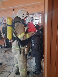 ​Октябрьские огнеборцы провели учебную эвакуацию