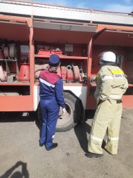 ​Дмитриевские огнеборцы проверяют боеготовность ДПК