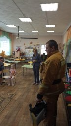 ​Октябрьские пожарные провели тренировку и открытый урок