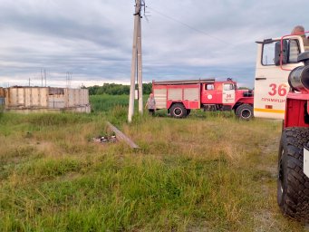 ​Огнеборцы Октябрьского района на тушении пожара