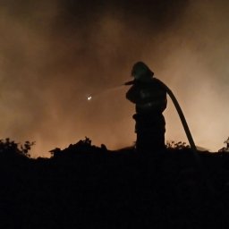 ​В п. Медвенка ликвидировано горение мусора и сухой травы