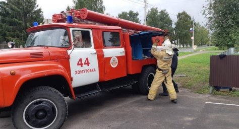 ​Хомутовские огнеборцы на сдаче квартальных зачётов.