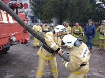 ​Подготовка пожарных в учебном пункте
