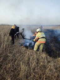​Огнеборцы Золотухинского района на борьбе с огнем