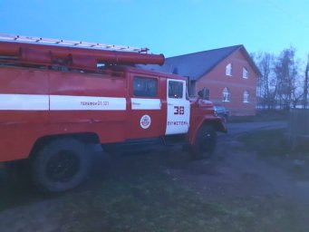 Пристенские огнеборцы потушили сарай