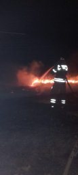 ​Огнеборцы Курского района на тушении очагов горения сухой травы