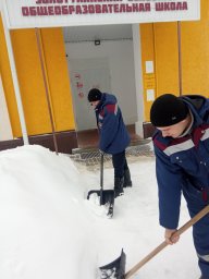 ​Огнеборцы ПЧ Золотухинского района на оказании помощи по расчистке снега