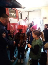 ​Олымские школьники посетили пожарную часть