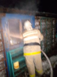 ​Хомутовские пожарные отстояли баню