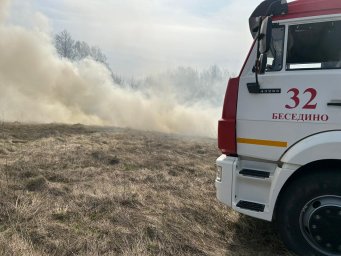 ​Огнеборцы Курского района ликвидировали три очага горения сухой растительности