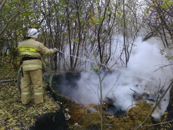 ​Огнеборцы Курского района на ликвидации горения