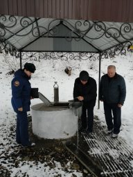 ​В Медвенском районе активно проводится профилактическая работа с населением и проверка водоснабжени