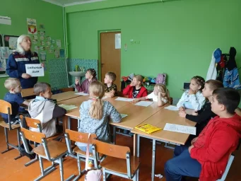 ​Тренировочная эвакуация и беседы по безопасности прошли в Шумаковской школе Курского района