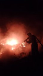 ​Огнеборцы ПЧ Курского района потушили мусор в с. Беседино