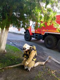 ​Хомутовские пожарные провели пожарно-тактическое занятие