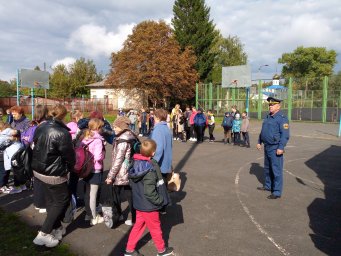 Хомутовские пожарные провели учения