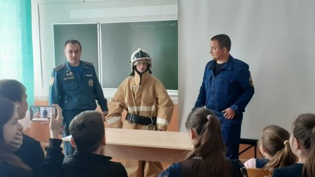 ​Огнеборцы ПЧ Поныровского района провели открытый урок по основам безопасности жизнедеятельности